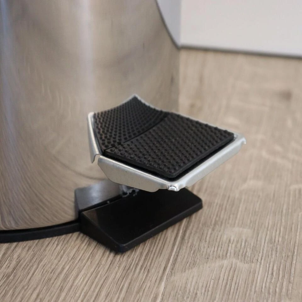 Orange85 Pedaalemmer 3 Liter Prullenbakje Badkamer Zilver RVS Toilet 4 Orange85 Pedaalemmer 3 Liter Prullenbakje Badkamer Zilver RVS Toilet - Afbeelding 4