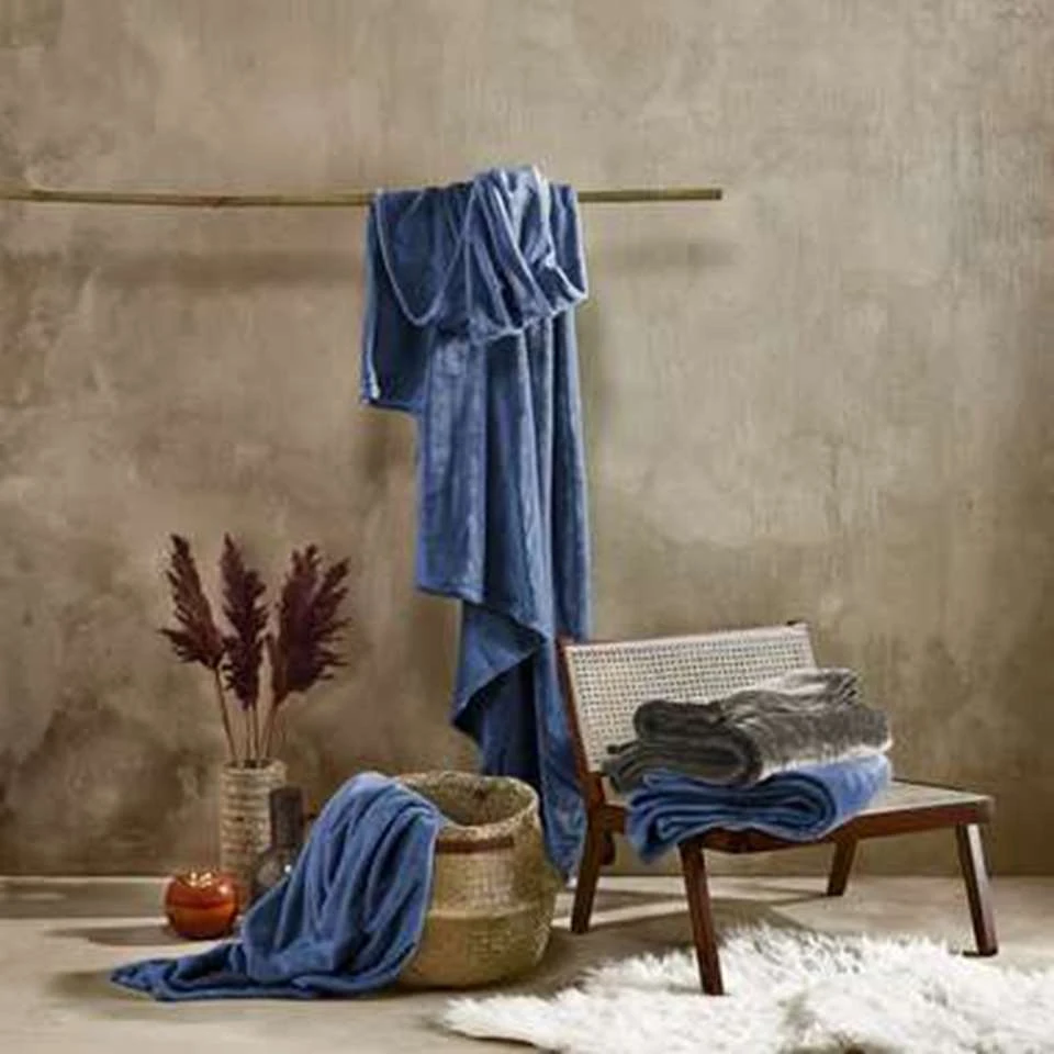 De Witte Lietaer Fleece Plaid Cosy - 150 X 200 Cm - Blue Indigo 4 De Witte Lietaer Fleece Plaid Cosy - 150 X 200 Cm - Blue Indigo - Afbeelding 4
