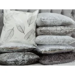 Beliani Sierkussen FREESIA - Wit Katoen -Huishoudelijke Voorwerpen Winkel 6d4fe32c975e4b94978299c38b0bb3f7