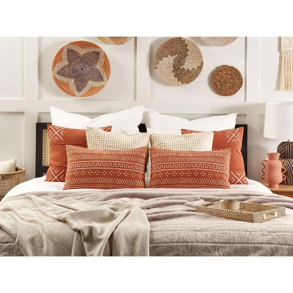 Beliani Sierkussen ORLAYA - Oranje Katoen 2 Beliani Sierkussen ORLAYA - Oranje Katoen - Afbeelding 2