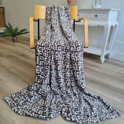 Bellatio Design Plaid - Fleece Deken - Luipaard Dieren Print - 120 X 160 Cm -Huishoudelijke Voorwerpen Winkel c148d8d257e0478190ed4aa7ca4b5141